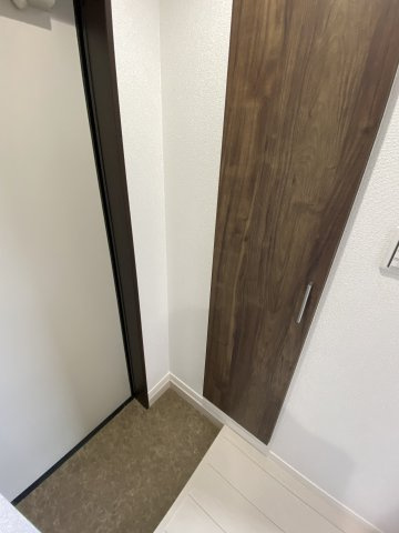 ベイルーム新杉田の玄関|明るい玄関です