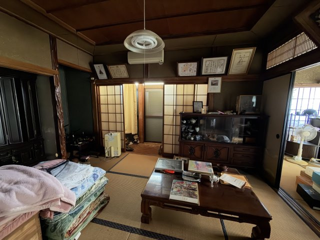 長崎市西山本町　中古一戸建ての居間・リビング