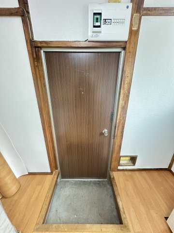 コーポ白楽の玄関|シンプルで使いやすい玄関です