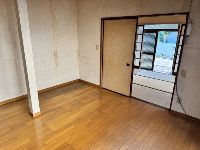 東習志野三丁目戸建ての居間・リビング|使いやすい居間です