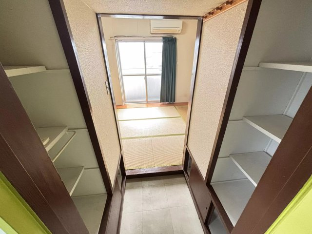 SB042 クロス東松山1の収納|ちょっとした収納スペースも充実しています