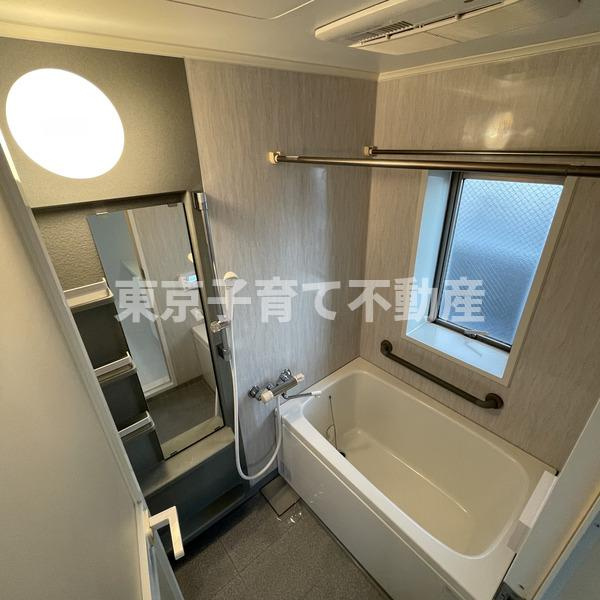 Ｃｒｅｓｔ本郷の浴室