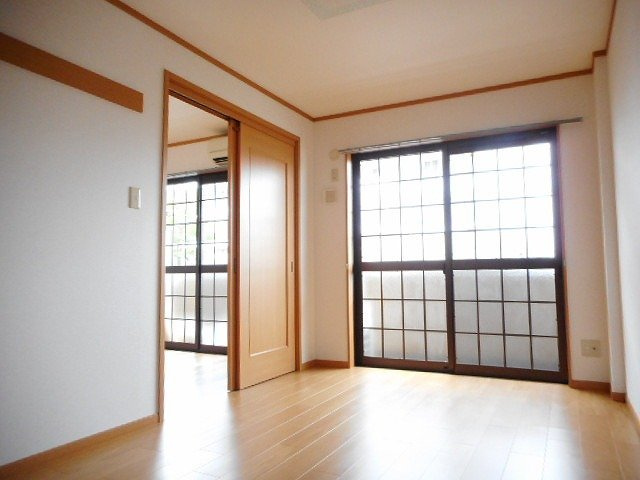 アクロスⅡの内装|内装は落ち着いています