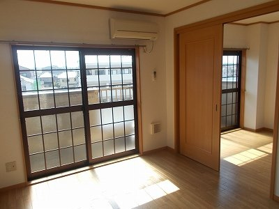 アクロスⅡの居間・リビング|ゆったり過ごせるリビングです