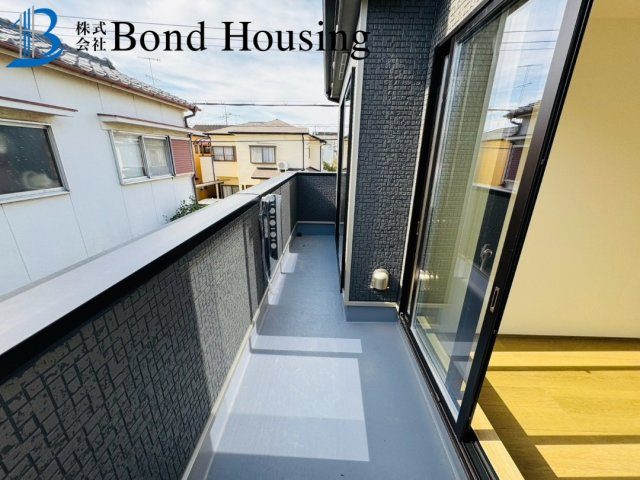 「魚住駅徒歩12分」「車2台駐車可」魚住町西岡2368　全2棟A号棟のバルコニー