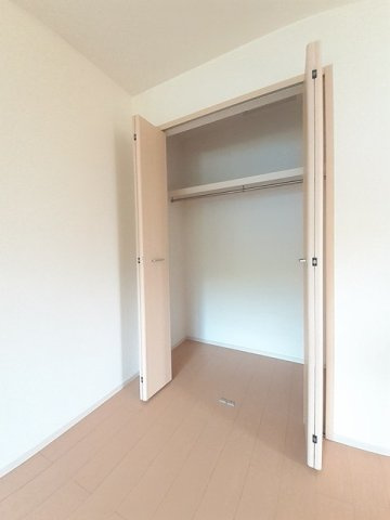 サニーブリ－ズ物見東　Ｂの収納|こまごまとしたものを収納できそうですね