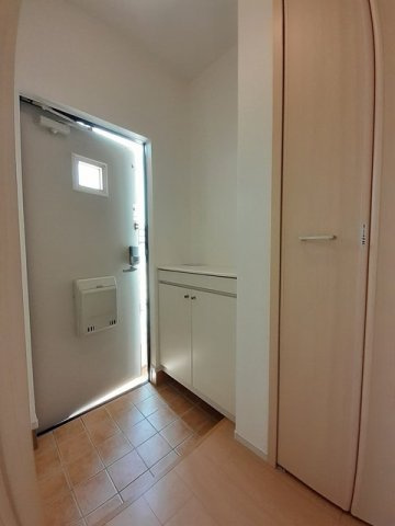 ベルローゼ梅原の玄関|収納もある玄関です