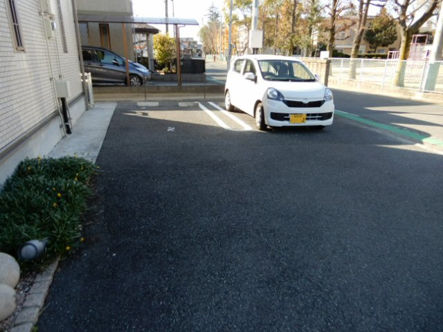 ハイツサンガーデンの駐車場