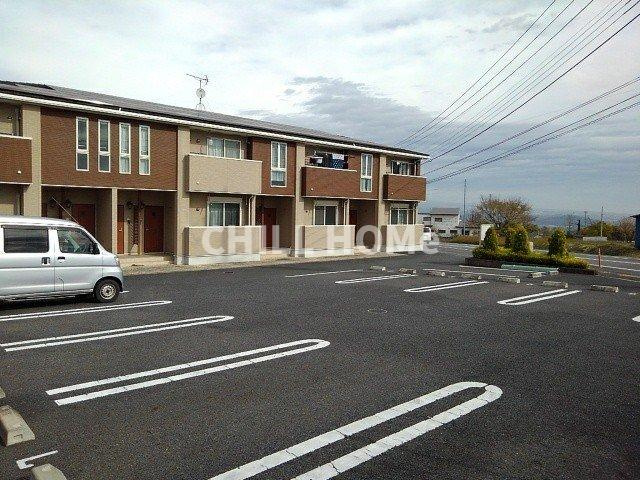 メゾン　フローラＡの駐車場|当社、チルホームのHPもご覧ください(^^)/物件情報多数♪
