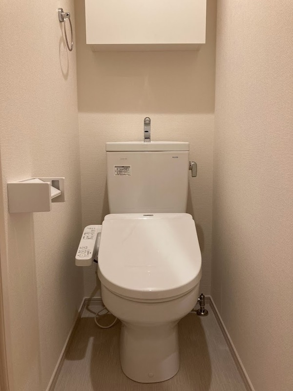 ヴィラ都立家政のトイレ|ゆったりとした空間のトイレです