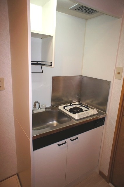 新品家具付きマンション平尾16A(KaGood福岡)のキッチン