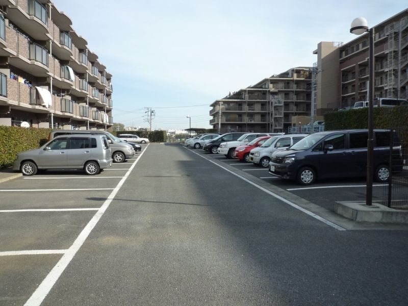 レジデンス　山手台の駐車場