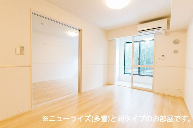 アヴニールやぶなみⅠの居間・リビング