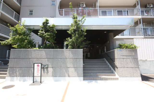 門前仲町スカイハイツのエントランス