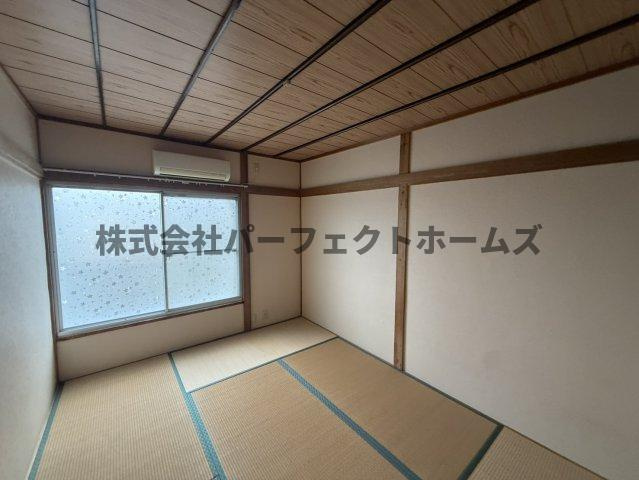 黒原旭町テラスハウス　賃貸の和室|ゆったりとくつろげる和室です