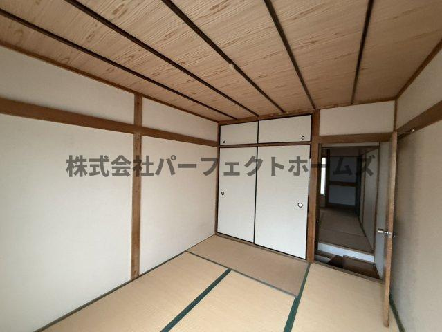 黒原旭町テラスハウス　賃貸の和室|柔らかい畳が心地よい和室