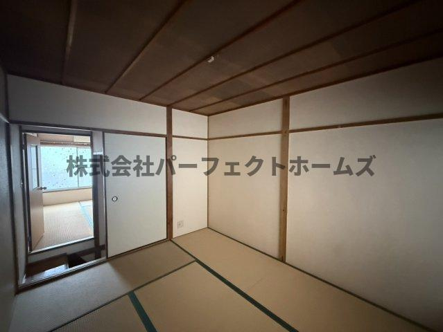 黒原旭町テラスハウス　賃貸の和室|柔らかい畳が心地よい和室