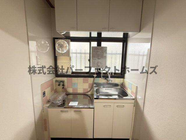 黒原旭町テラスハウス　賃貸のキッチン|お料理しやすいキッチンです