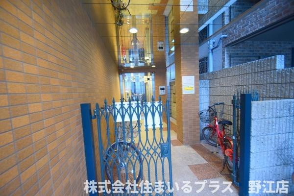 インターナショナル城東のエントランス