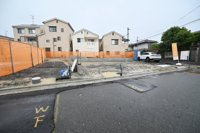 ブルーミングガーデン吹田市原町1丁目新築一戸建て｜4LDK＋駐車2台可の外観|4号棟、現在順調に工事中です。