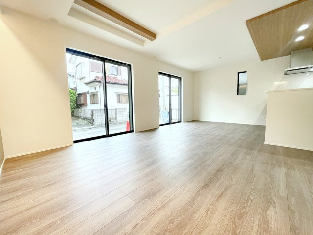 【内観：施工例】 | ふじみ野市新田1丁目　新築一戸建住宅　限定1棟（ふじみ野店） | 同施工会社施工例：リビング※実際とは仕様・デザインが異なる場合がございます。