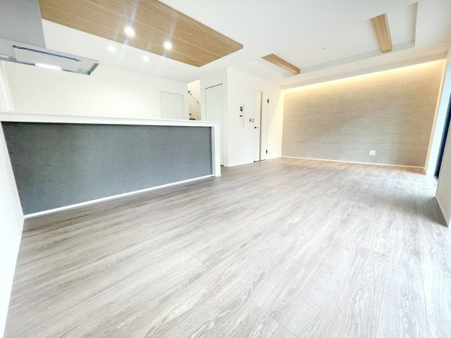 【内観：施工例】 | ふじみ野市新田1丁目　新築一戸建住宅　限定1棟（ふじみ野店） | 同施工会社施工例：リビング※実際とは仕様・デザインが異なる場合がございます。