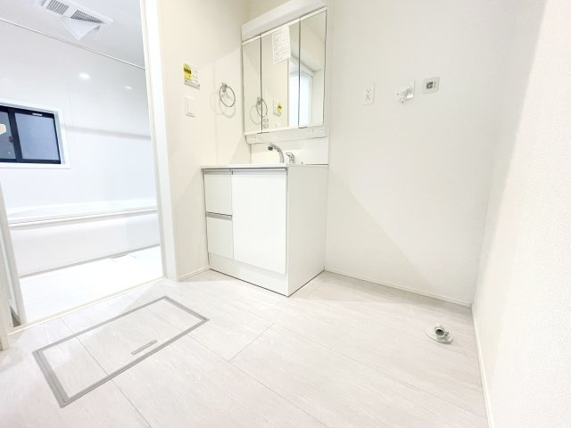 【内観：施工例】 | ふじみ野市新田1丁目　新築一戸建住宅　限定1棟（ふじみ野店） | 同施工会社施工例：洗面※実際とは仕様・デザインが異なる場合がございます。