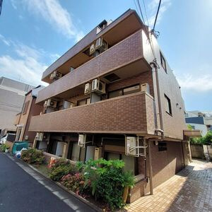 ラミアール学芸大学の外観