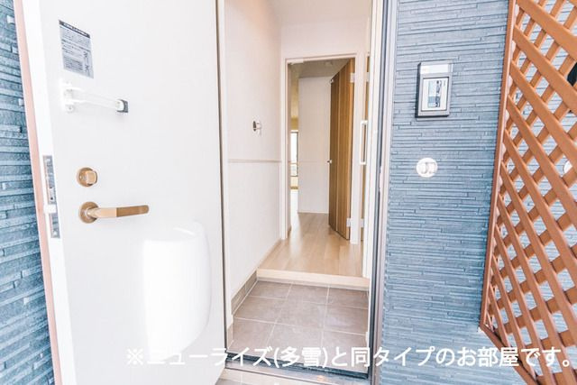 アヴニールやぶなみⅡの玄関