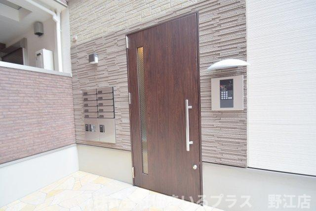 フジパレス城北公園通Ⅲ番館のエントランス