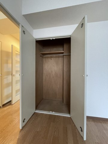 調布市調布ケ丘１丁目の賃貸マンションの収納|別部屋参考写真