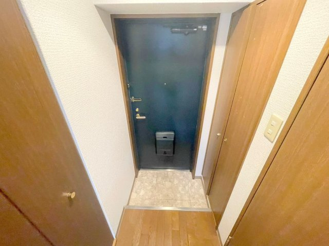 コート十三の玄関