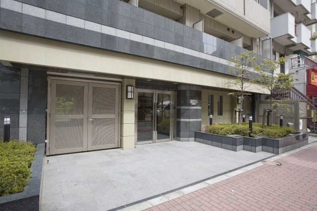 プライムアーバン田町のエントランス