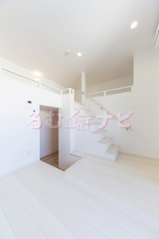 福岡市南区井尻５丁目のアパートの居間・リビング