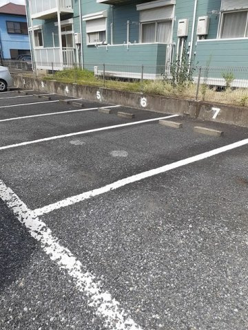 ファミーユ１の駐車場|駐車場完備です