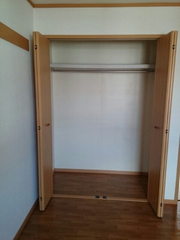 メゾンリヴェールⅤの収納|大きなものも収納できそうです