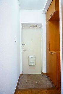 オーポワールの玄関|落ち着いた玄関です