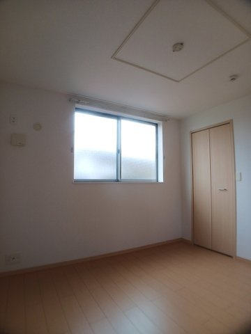 アバンサールⅢの内装|明るい色調の室内です