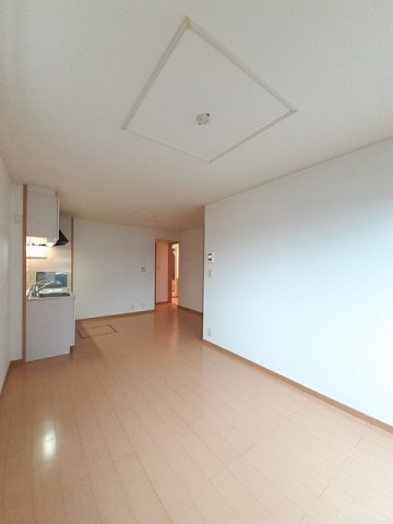 スワン　ＫＩＴＡＭＵＲＡ　Ｂの居間・リビング
