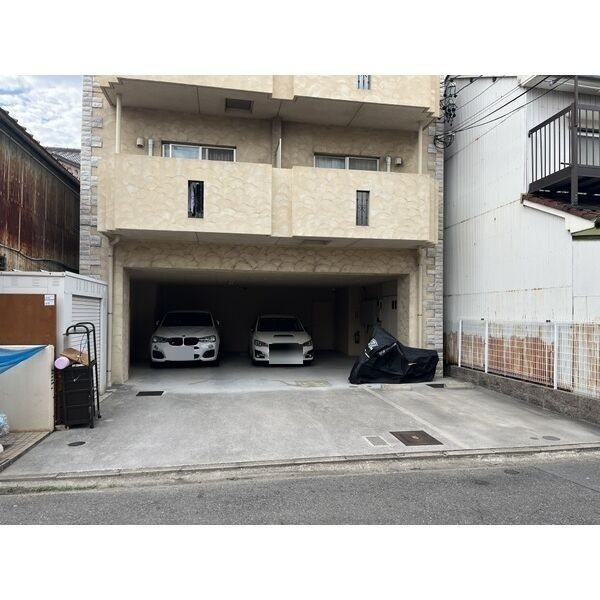 アプレシオ八田　名古屋市賃貸　仲介手数料無料の駐車場