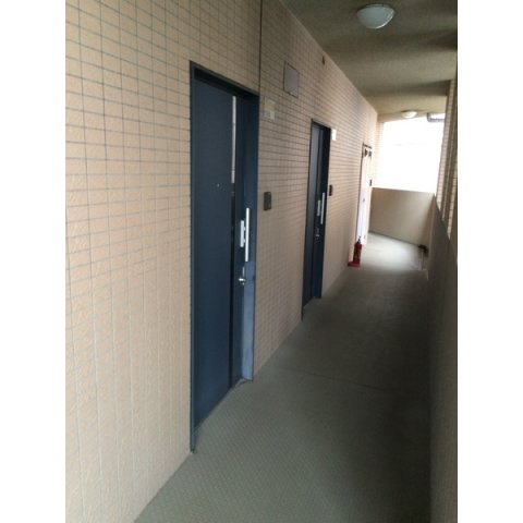 az haus(アーツェットハウス)の玄関