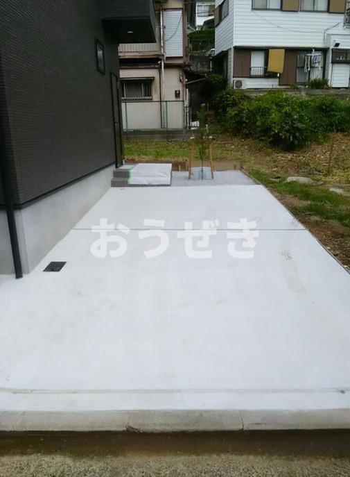 新築　西戸部町一丁目貸家の駐車場