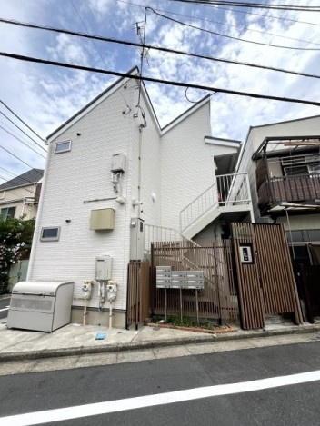中野区江古田２丁目のアパートのエントランス