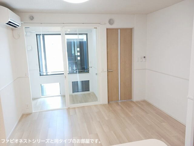 メゾンドプロトンの居間・リビング