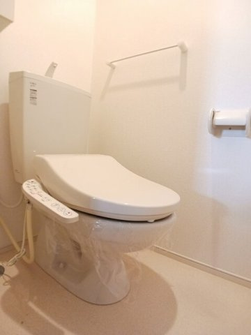 アイリス苫小牧のトイレ|ゆったりとした空間のトイレです