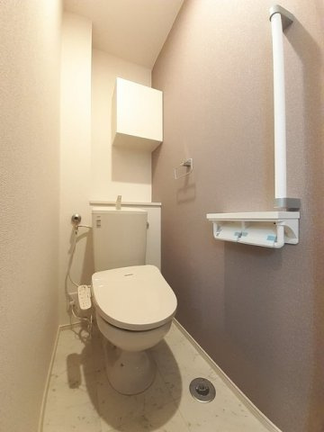 グランビューⅡのトイレ|落ち着いたトイレです