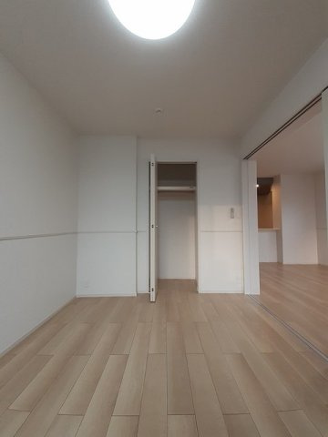 ＳＩＤＥ４の内装|明るい室内です