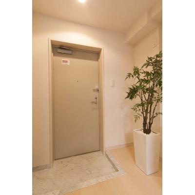 バンブー岩本町の玄関|※写真は同タイプ住戸です。