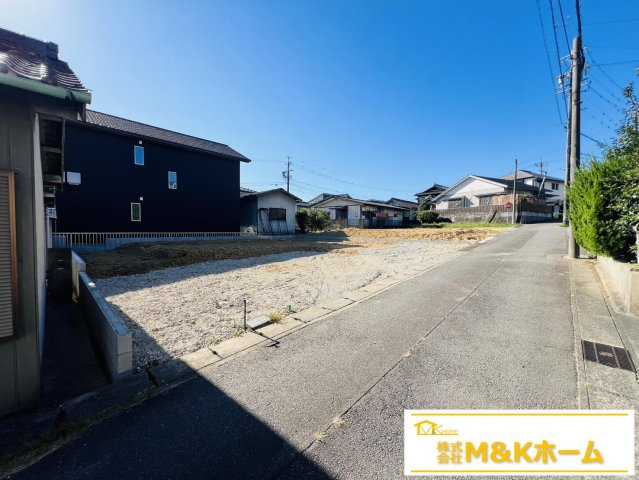 知多郡武豊町字青木ケ丘1丁目　全1棟の外観|R8.9.29撮影　キッチン横に便利な収納があります☆