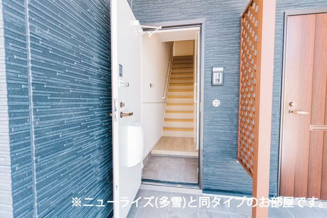 アヴニールやぶなみⅡの玄関